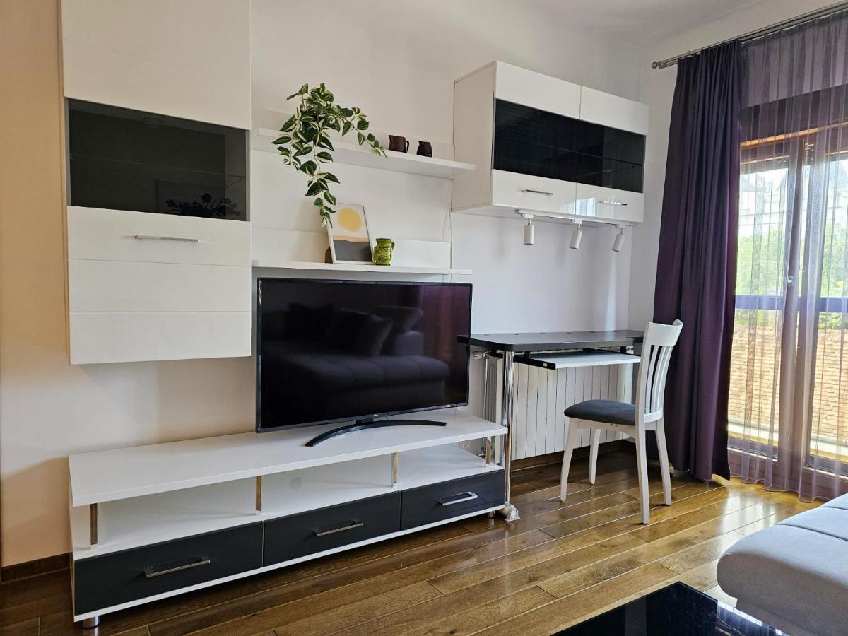 Bright Side Apartment Novi Sad Exteriör bild